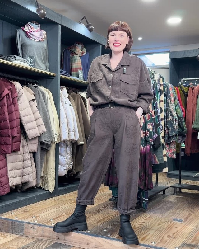 Le Look du jour !
ㅤ
Veste - 119€
Pantalon - 109€
ㅤ
Un coup de cœur sur ce look ?
Contactez-nous au 02 33 83 51 06 pour c