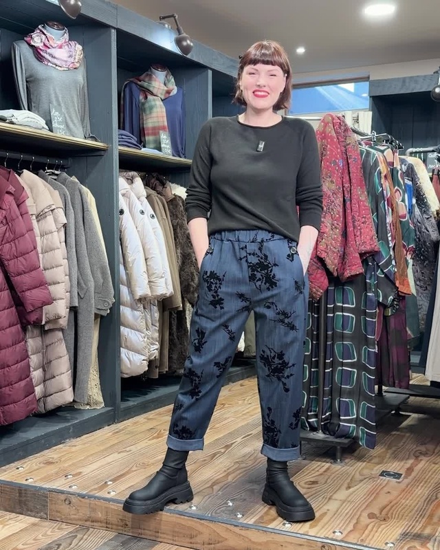 Le Look du jour !
ㅤ
Pantalon - 139€
Pull - 109€
Veste - 235€
ㅤ
Retrouvez toute notre collection en boutique :
Villa Pera